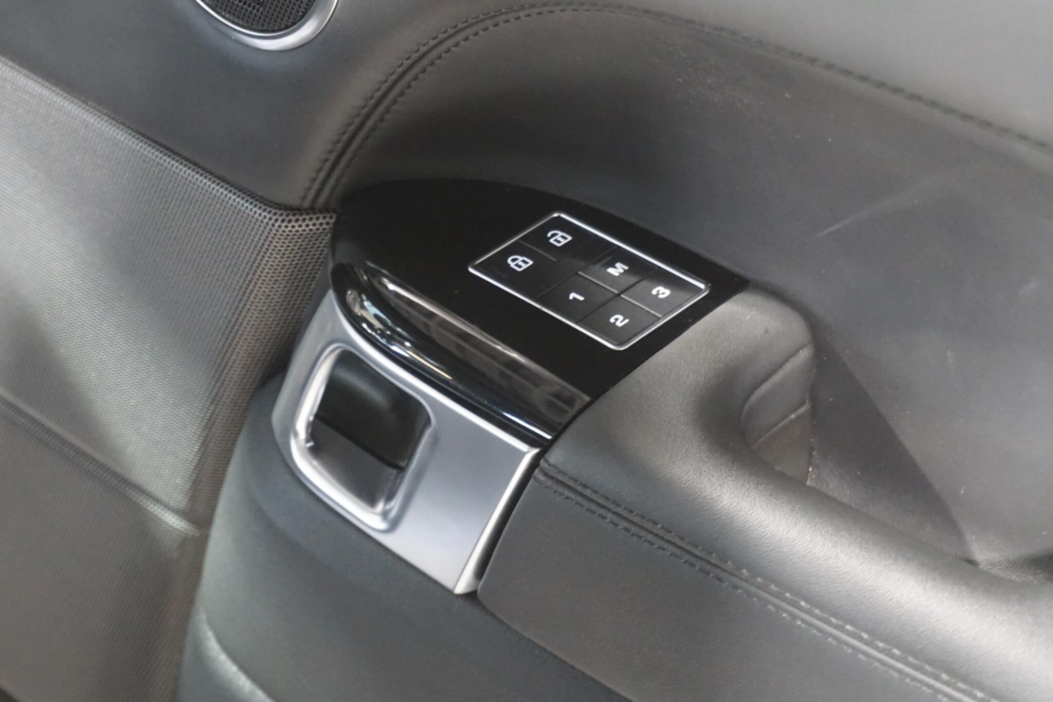 Land Rover Range Rover Sport 2.0 P400e 13.1kWh HSE Dynamic Black SUV 5dr Petrol Plug-in Hybrid Auto 4WD Euro 6 (s/s) (404 ps)